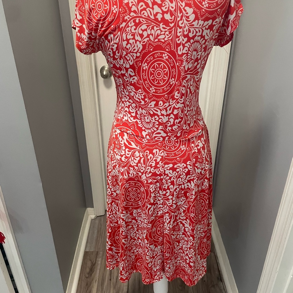 Elegant Orange & White Floral Dress (M) - Picture 2 of 2
